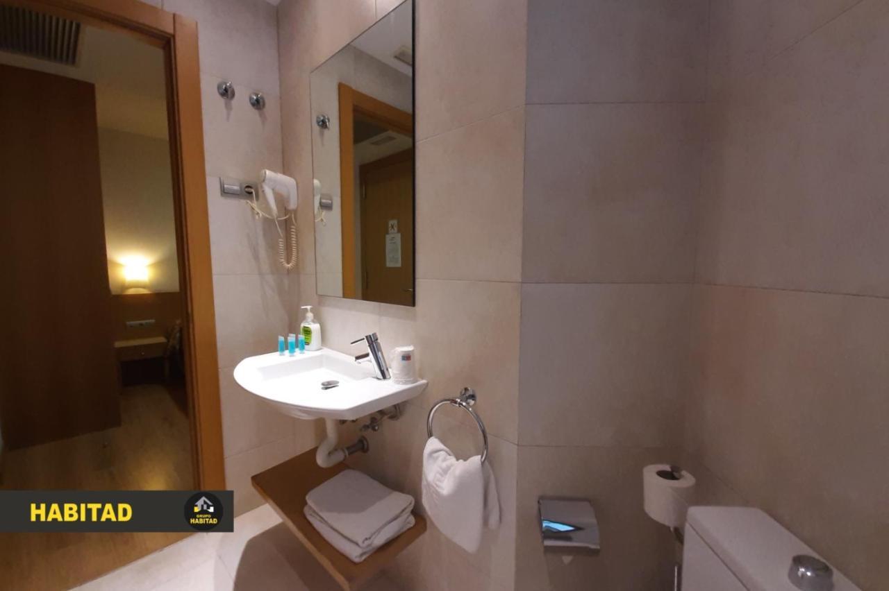 Hostal Rambla Сан-Бой-да-Любрагат Екстер'єр фото