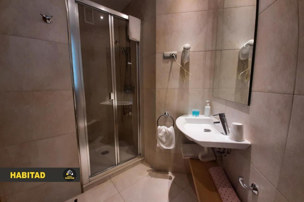 Hostal Rambla Сан-Бой-да-Любрагат Екстер'єр фото